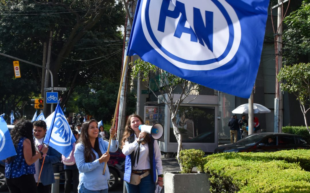 Volanteo sobre el robo al INFONAVIT